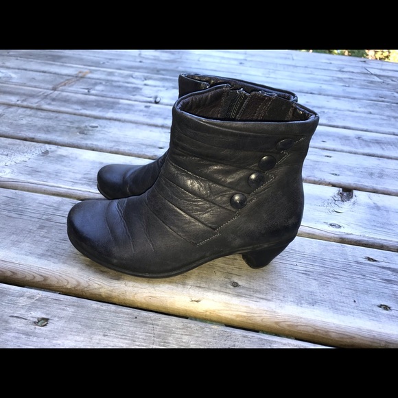 Naot black boots - Picture 6 of 7